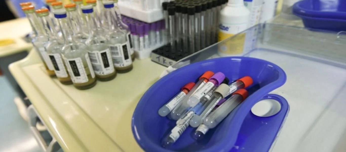 «Καμπανάκι» κινδύνου από τον Ιατρικό Σύλλογο Αθηνών - Ζητάει επιπρόσθετα μέτρα πρόληψης του κορωνοϊού